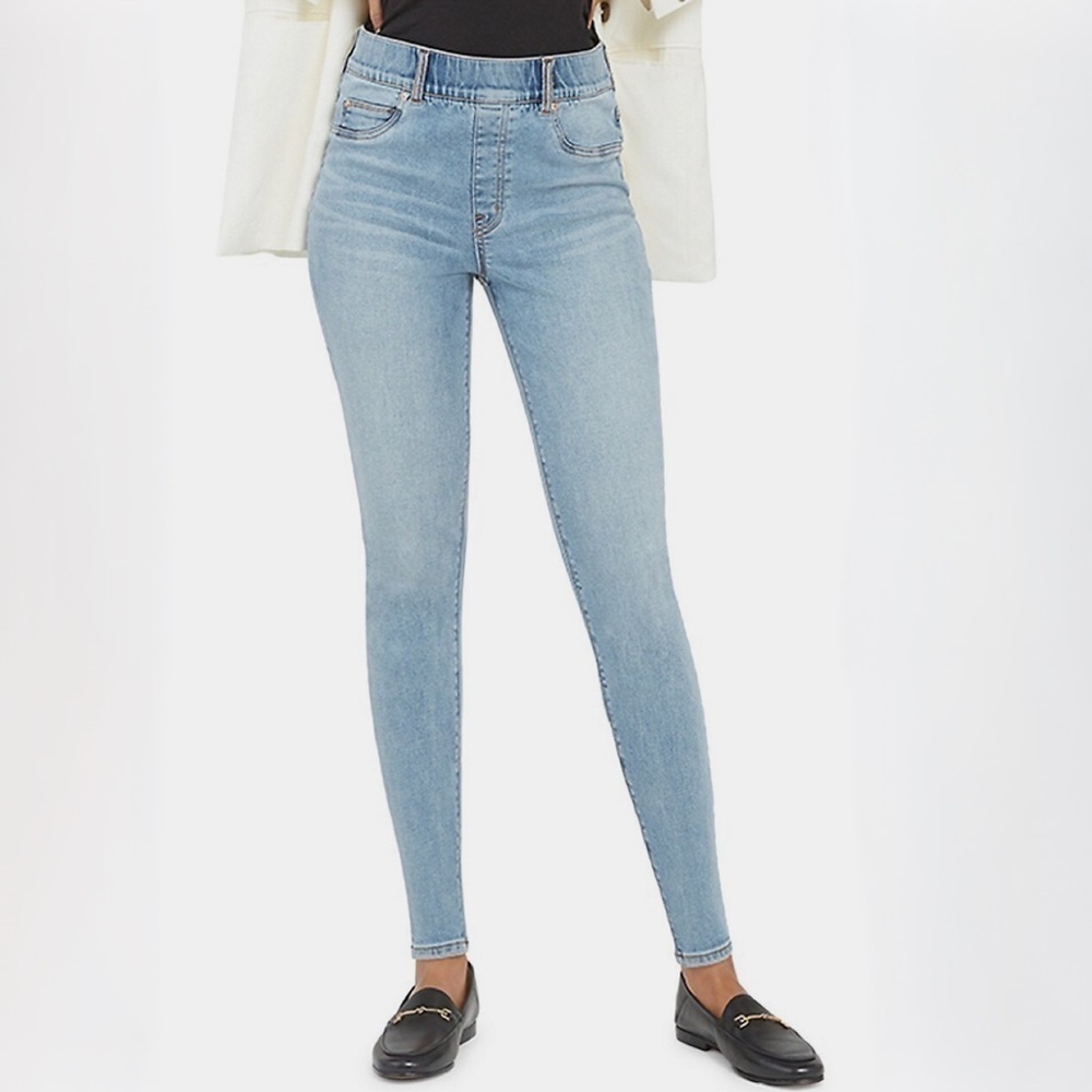 NWT Spanx High Rise Pull On Clean Skinny Jeans in Light Vintage Wash